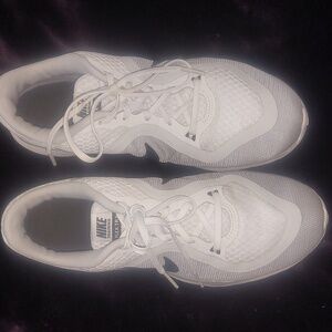 Nike Women's Flex Trainer 6 White and Gray Running Shoes. Size 9